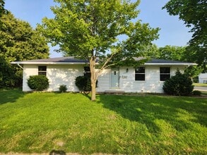 Building Photo - 1027 Cardinal St
