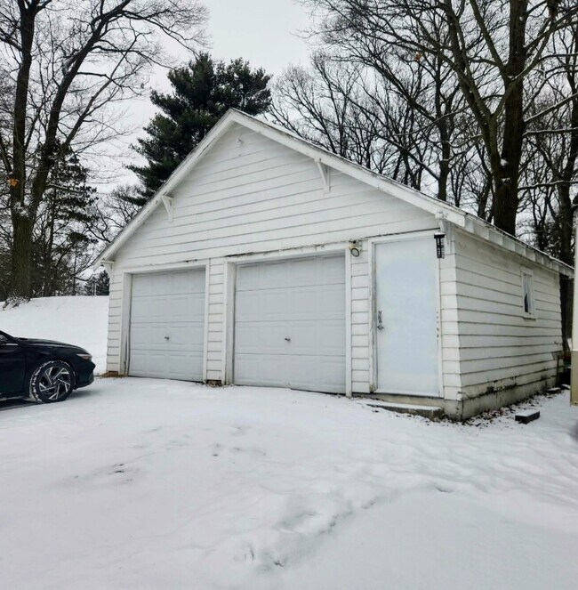 Foto del edificio - 230 Arlington Dr