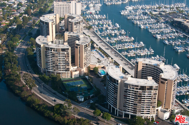 Foto del edificio - 4316 Marina City Dr
