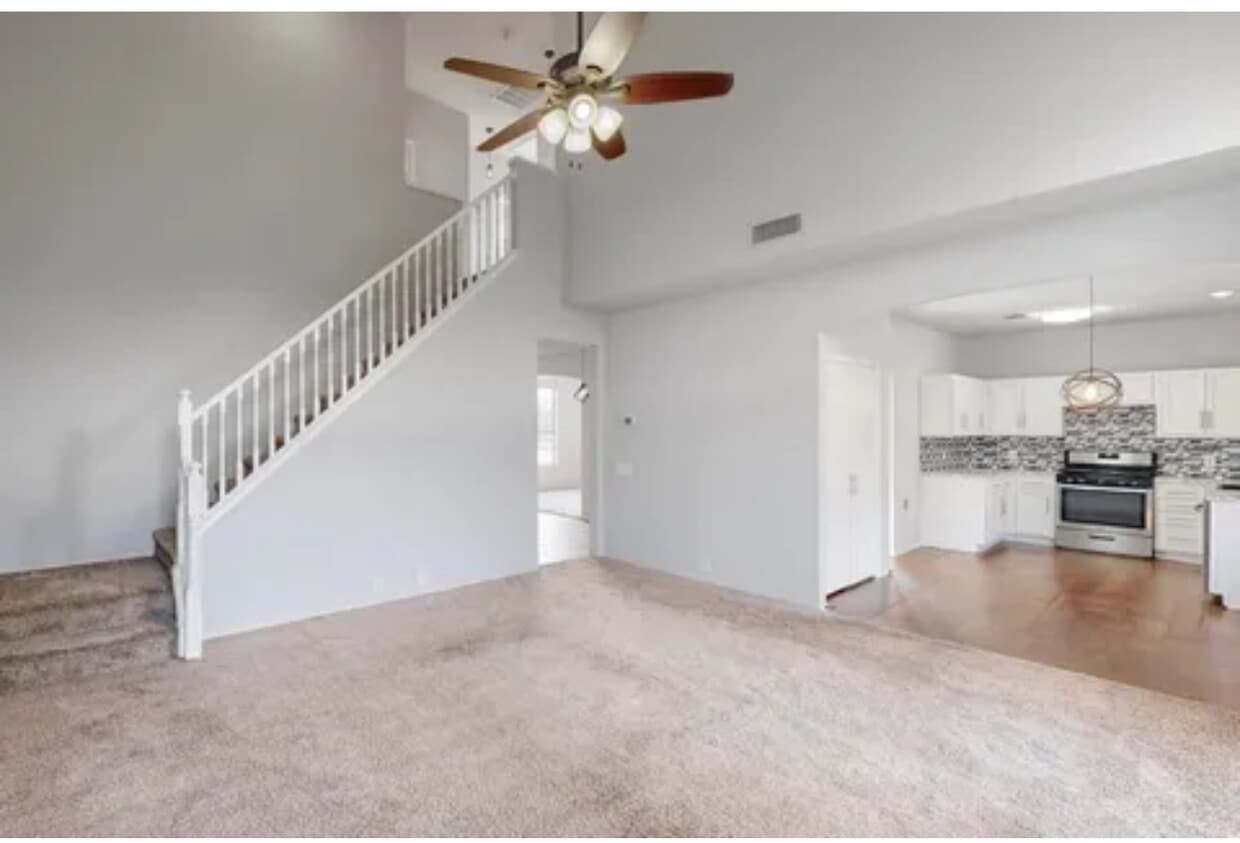 Building Photo - 907 Waterford Way