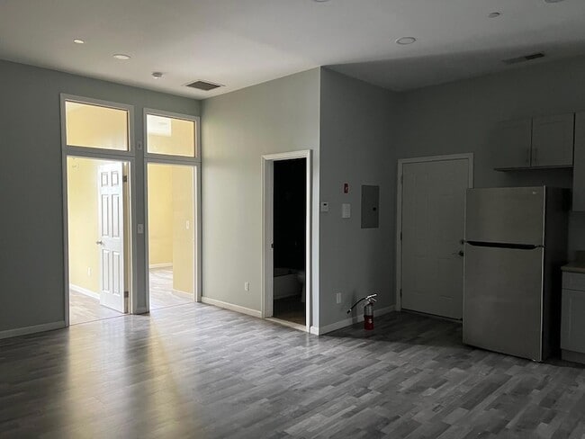 Building Photo - 59-61 North Street Unit 3D