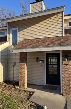 Building Photo - 150 Par Ln