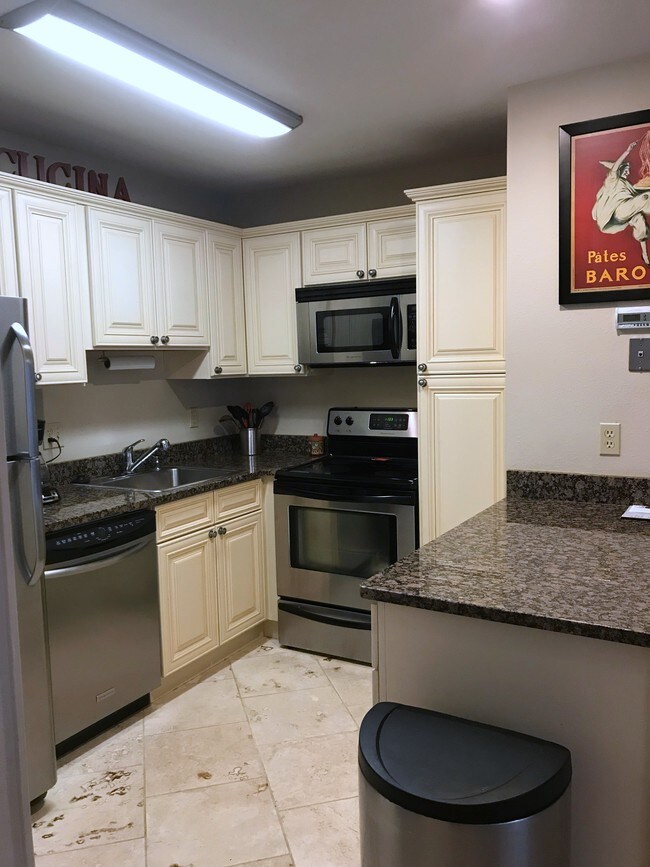 420 MetairieHammond Hwy Unit 121, Metairie, LA 70005 Condo for Rent