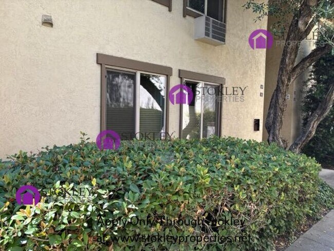 Foto del edificio - 2730 Oak Rd