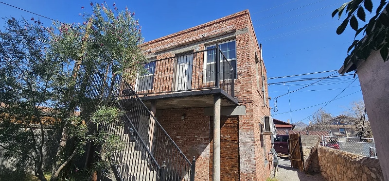 Primary Photo - 3311 Hueco Ave