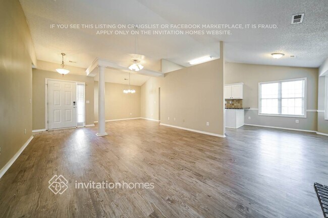 Foto del edificio - 905 Castlerock Way