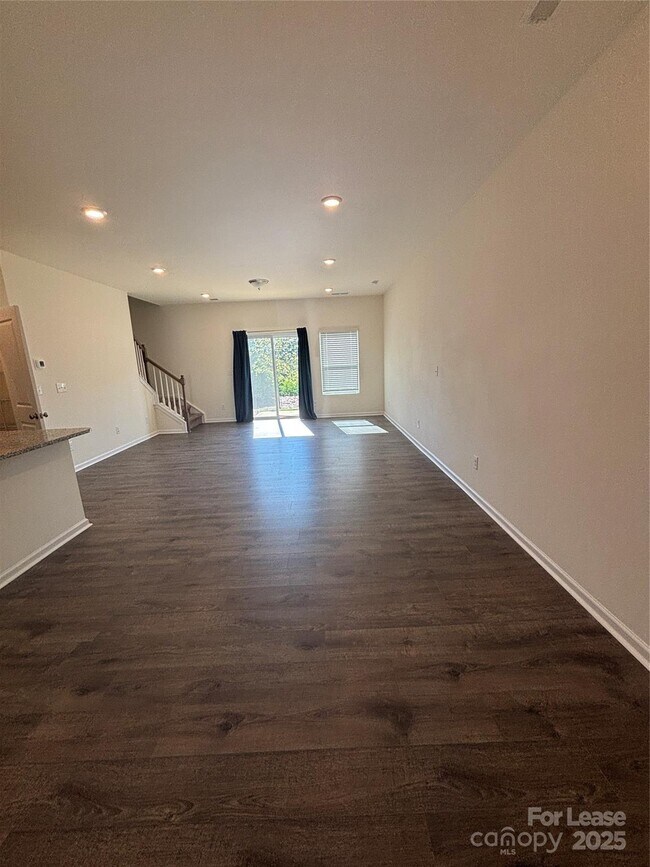 Foto del edificio - 2773 Yeager Dr NW