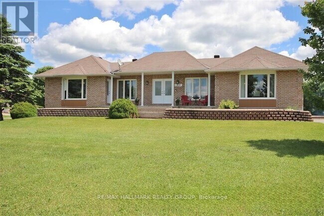 Photo du bâtiment - 1-107 BOURDEAU BOULEVARD