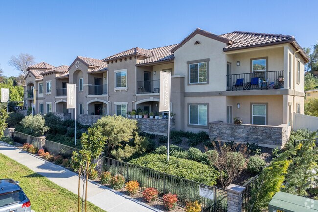 Vista desde Palm Ave. - The Woods Senior Living