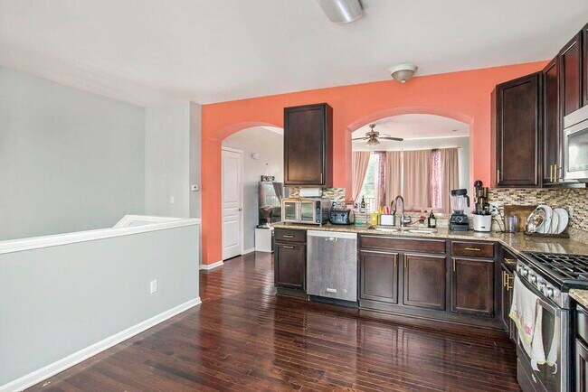 Foto del edificio - 44567 Gwinnett Loop