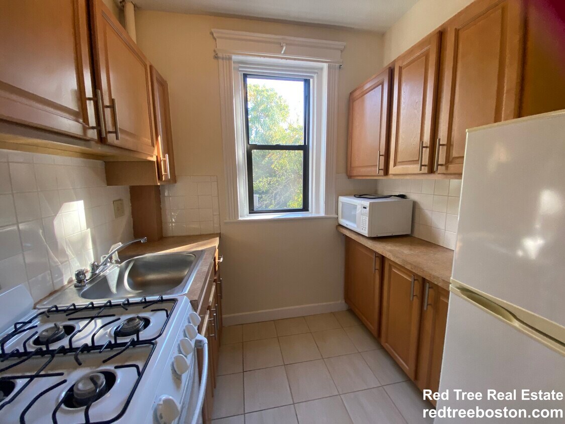 Foto principal - 1160 Commonwealth Ave