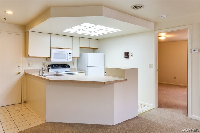 Foto del edificio - 1250 Youngs Rd