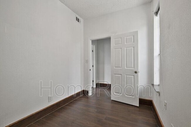 Foto del edificio - 2416 Brookhaven Dr