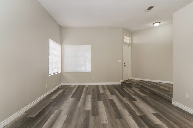 Building Photo - 436 Tiger Lily Way