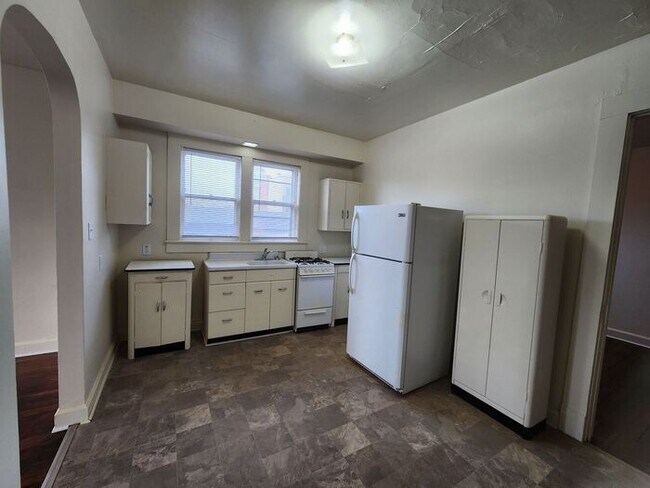 Foto del edificio - 1 Bedroom Apt Close to Campus - Cats Welcome!!