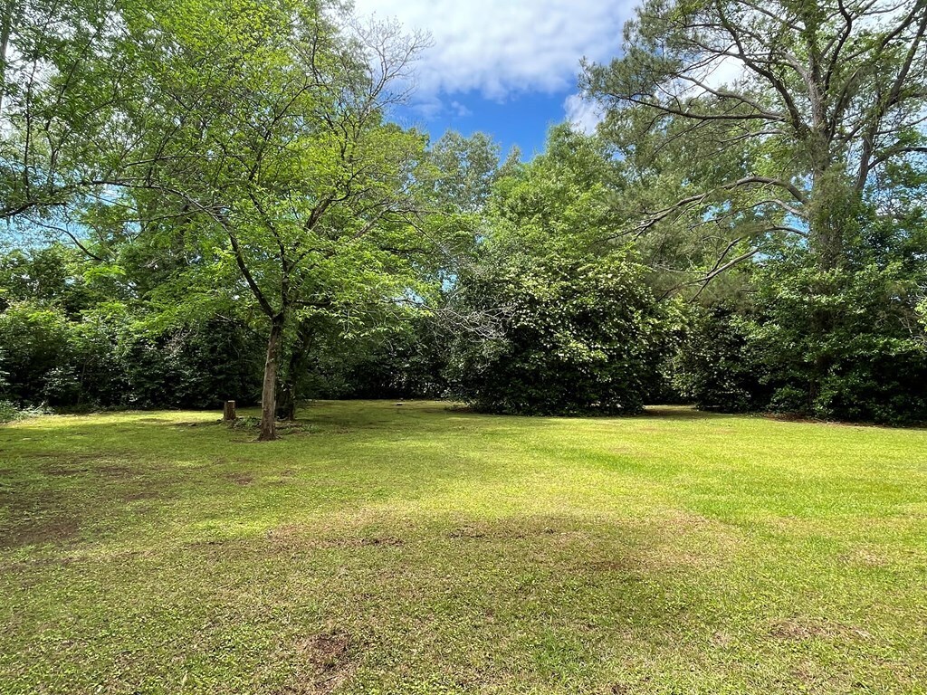 Foto del edificio - 4421 Woodcrest Dr
