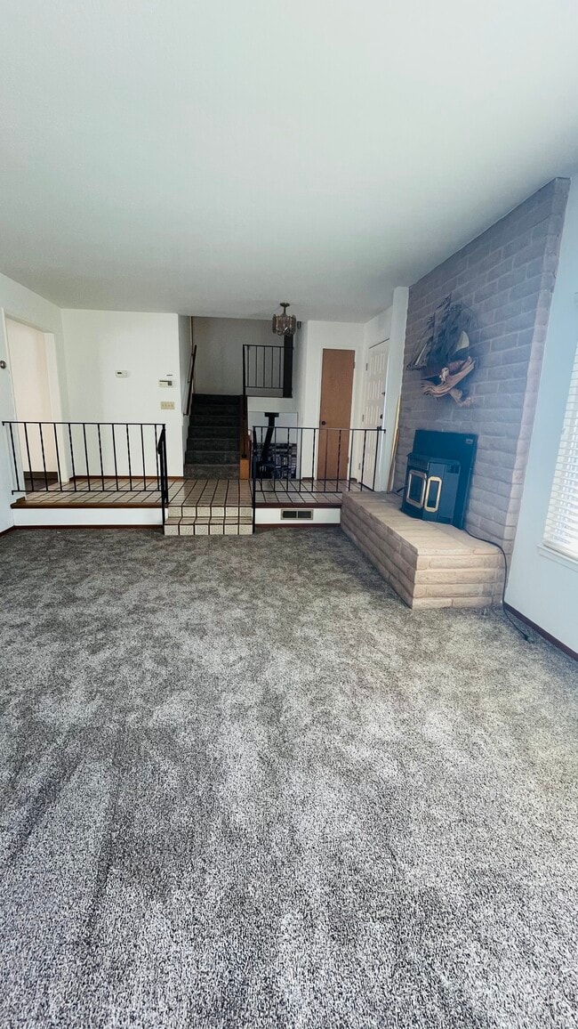 Building Photo - 520 Escalona Dr