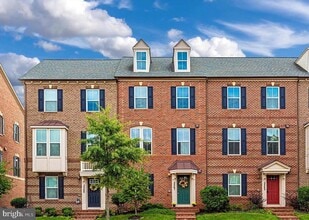 Building Photo - 3567 Sprigg St S