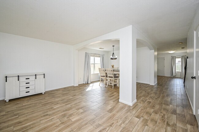 Foto del edificio - 2534 Halstead Dr