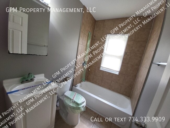 Building Photo - 28911 Powers St