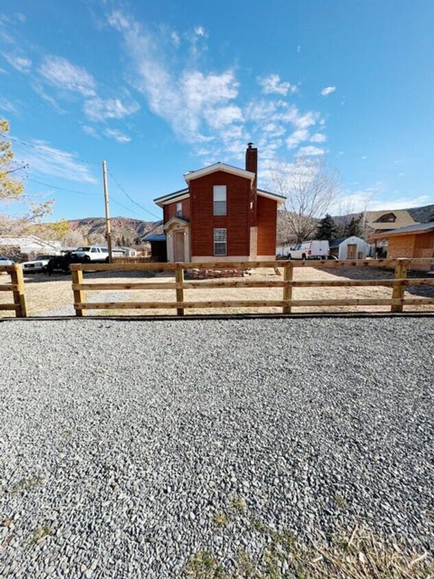 Primary Photo - Spacious 2 Bedroom home in Paragonah