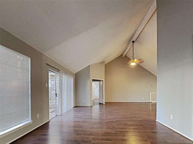 Building Photo - 25314 Hollybush Ln