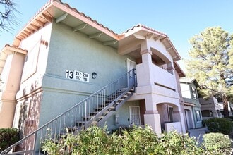 Building Photo - 350 S Durango Dr