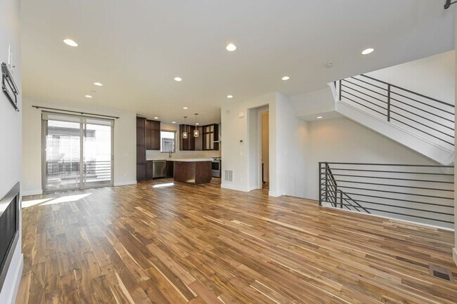 Foto del edificio - 2649 17th St