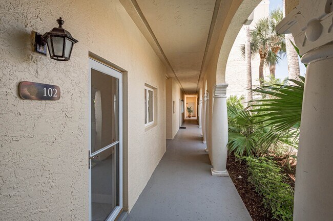 Foto del edificio - 5025 Harmony Cir