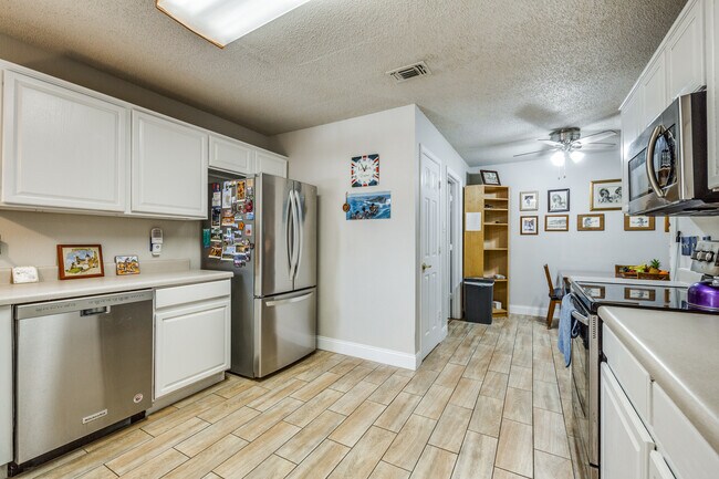 Foto del edificio - 1027 Hedgestone Dr