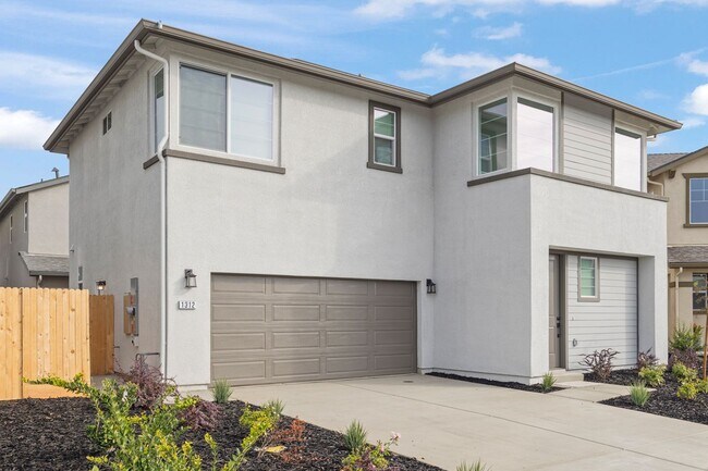 Foto del edificio - Brand New 3 Bedroom 2.5 Bathroom with Solar in NW Visalia!!