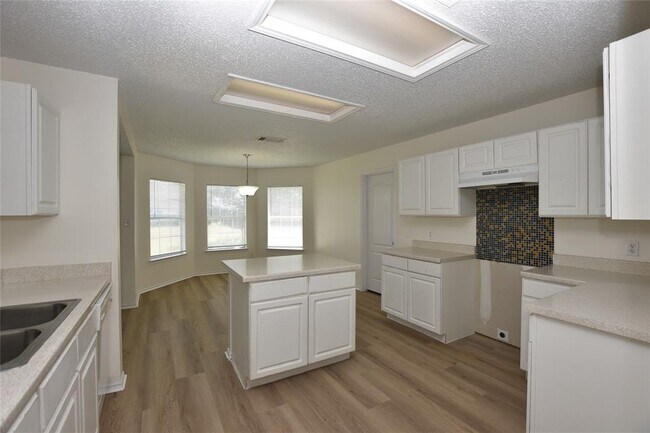 Foto del edificio - 17701 Dansworth Dr
