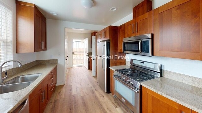 Building Photo - 3368 Monroe Ave