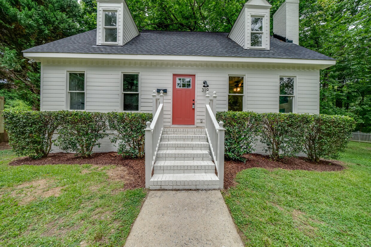 Primary Photo - 319 E Park St