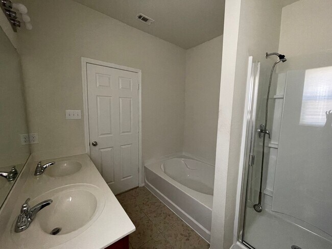 Foto del edificio - House for Lease in Fort Worth