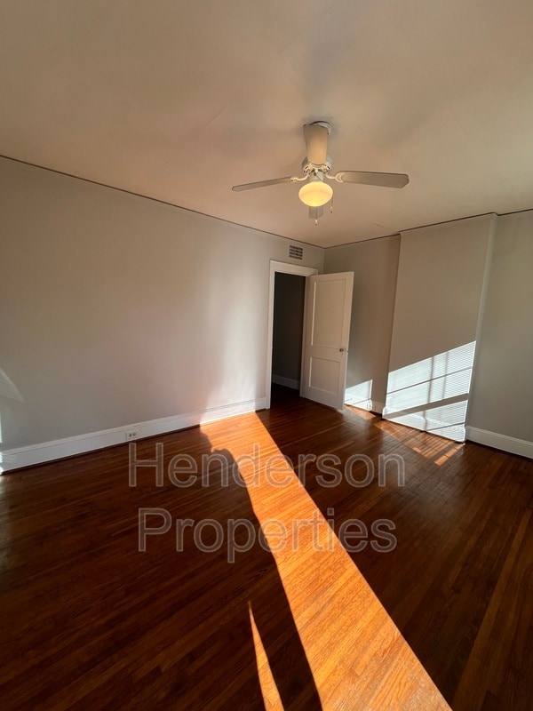 Foto del edificio - 2109 Kenmore Ave