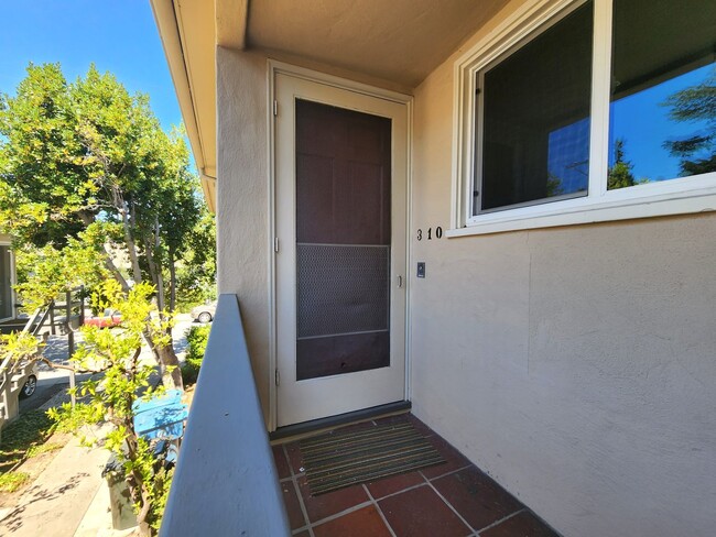 Building Photo - Luxurious Downtown Palo Alto Living - Top ...