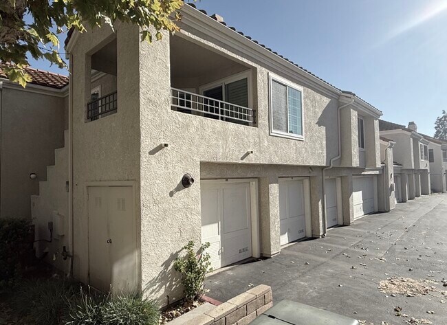 Building Photo - 4240 Lost Hills Rd