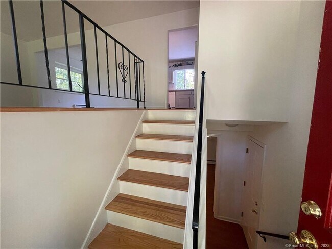 Foto del edificio - 8 Heathwood Ln