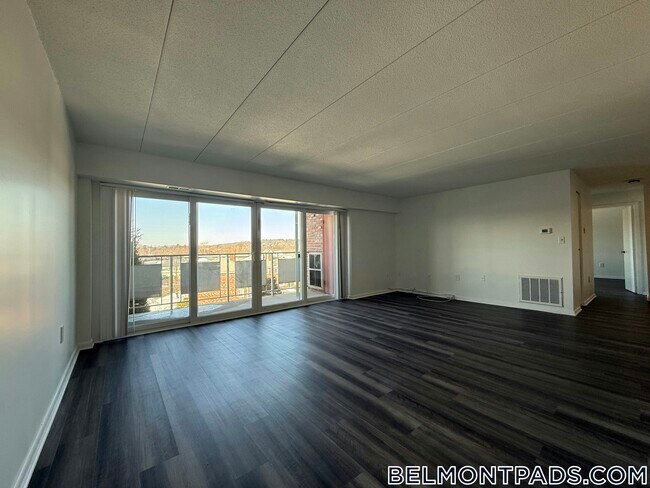 Foto del edificio - 51 Hill Rd