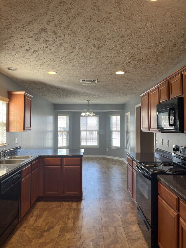 Building Photo - 2011 Orlimar Ct