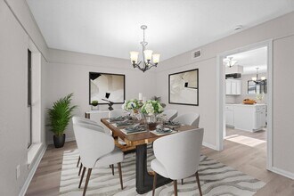 Building Photo - 16015 Southampton Dr