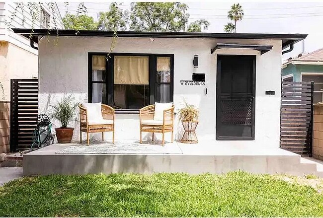 Foto del edificio - Completely remodeled 1 bedroom rental unit...