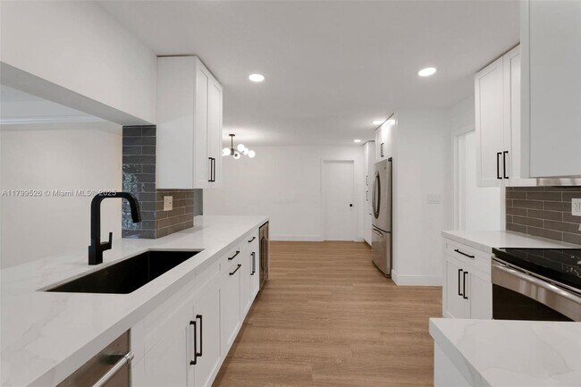 Foto del edificio - 6341 NE 22nd Ave