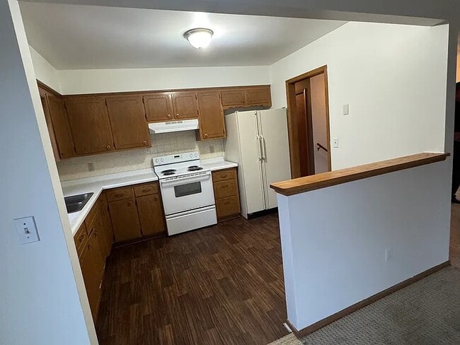 Building Photo - 1910 Valleyhigh Dr NW