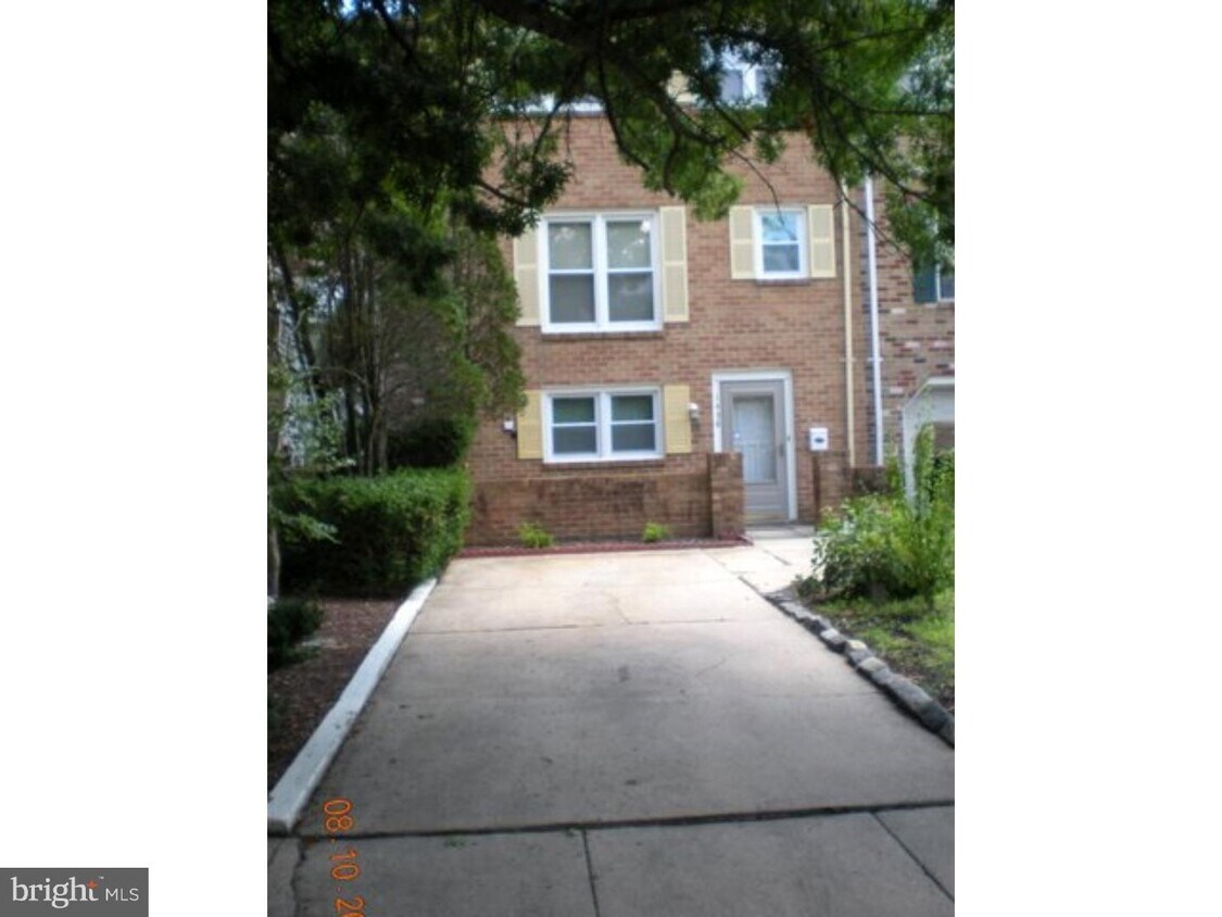 1438 Bittersweet Dr, Blackwood, NJ 08012 Townhome Rentals in