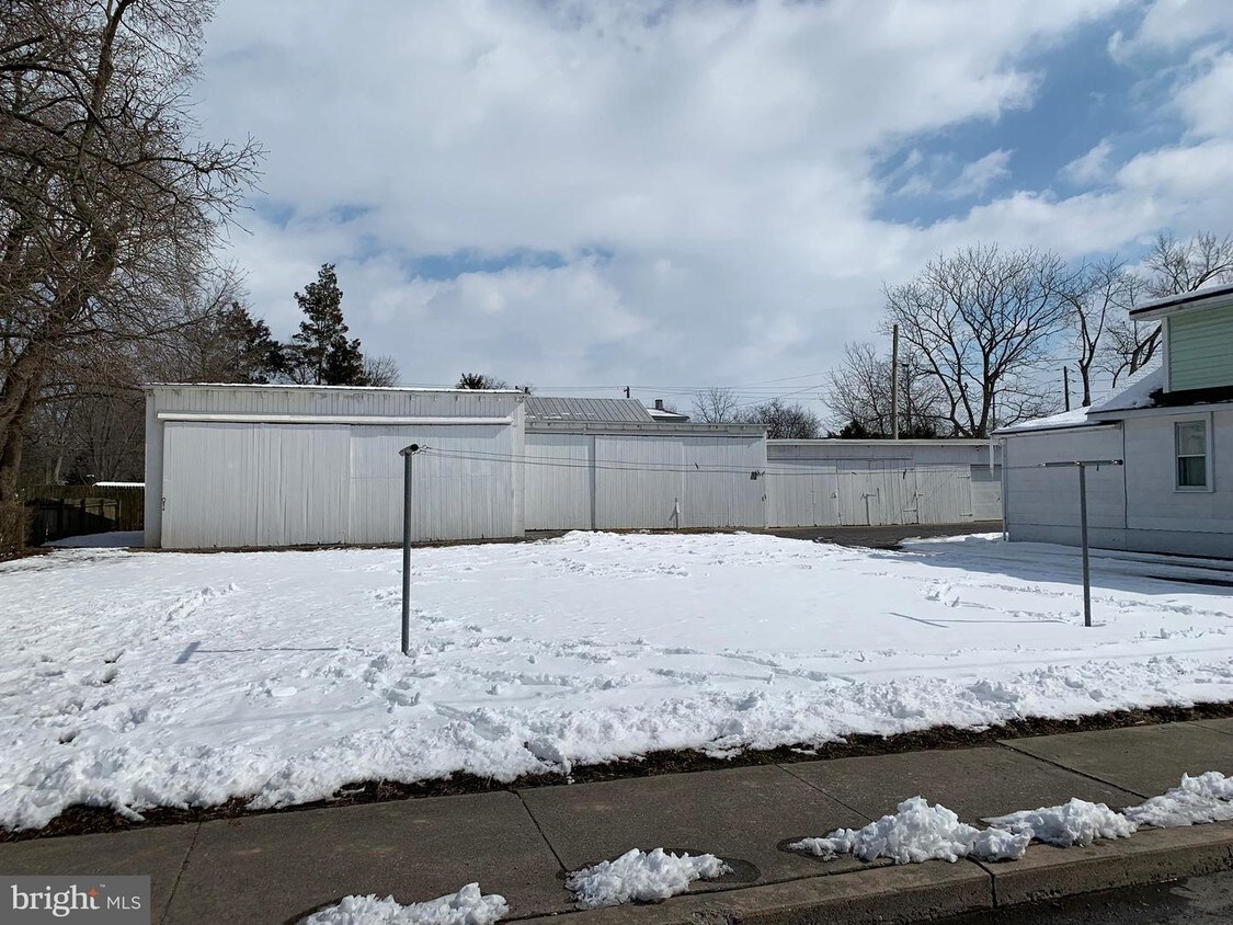 Foto principal - 173 S Wolf St