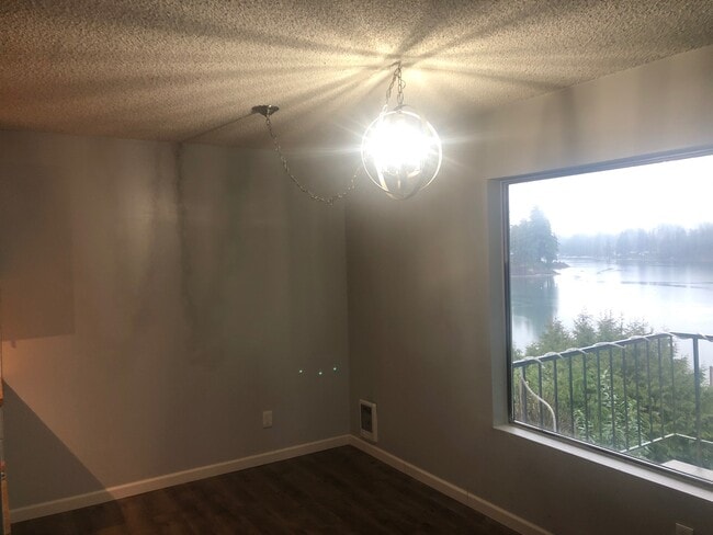 Photo - 924 Shorewood Dr Townhome