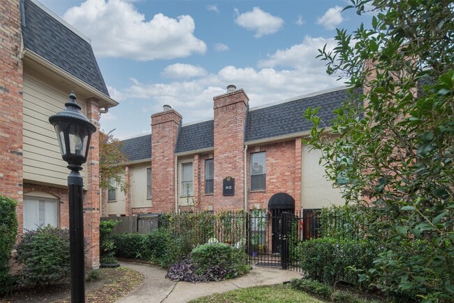 Foto del edificio - 1601 S Shepherd Dr