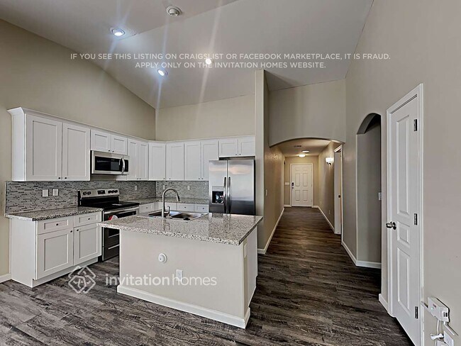 Foto del edificio - 14836 W Windrose Dr